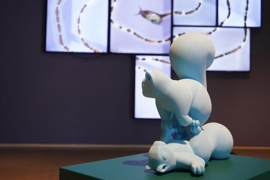 伊利亚·奥伯的松鼠雕塑和蜗牛视频